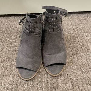 American Eagle open toe heel